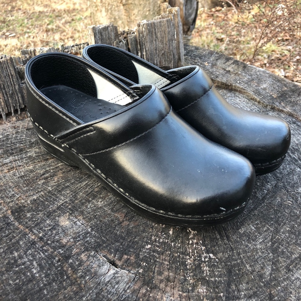 Like new women’s Dansko shoes